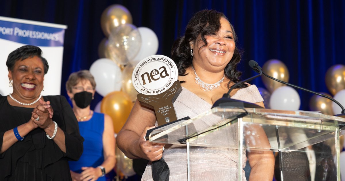Illinois Educator Named 2022 NEA Education Support Professional of the Year - Vimarsana News