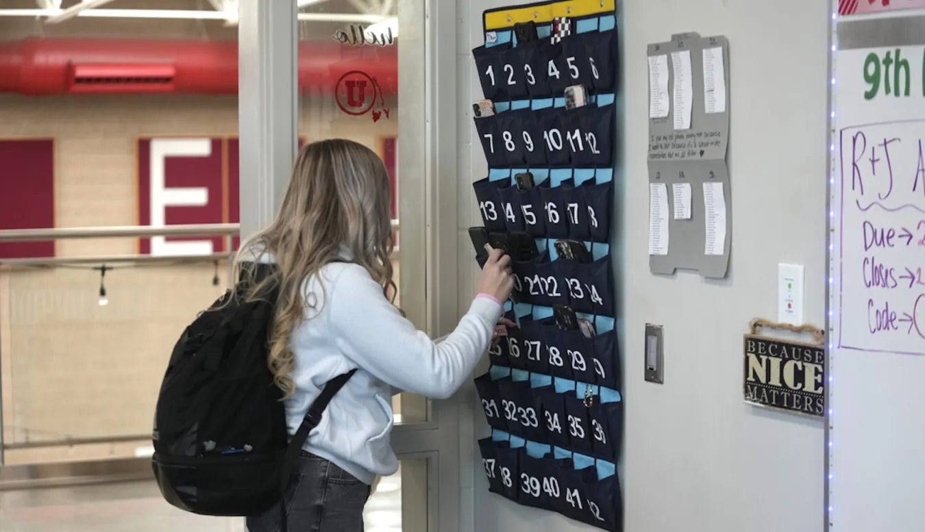 cellphone bans in school