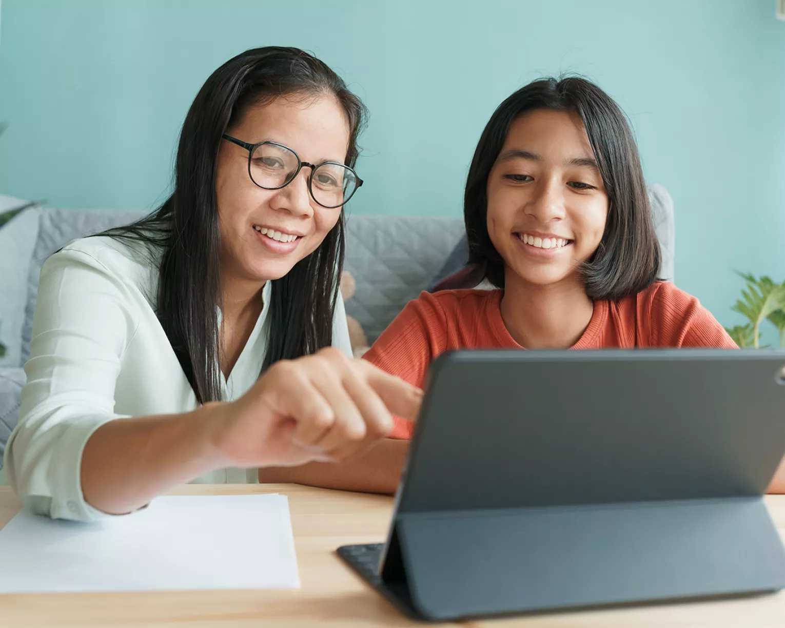 mother and daughter on virtual phone call