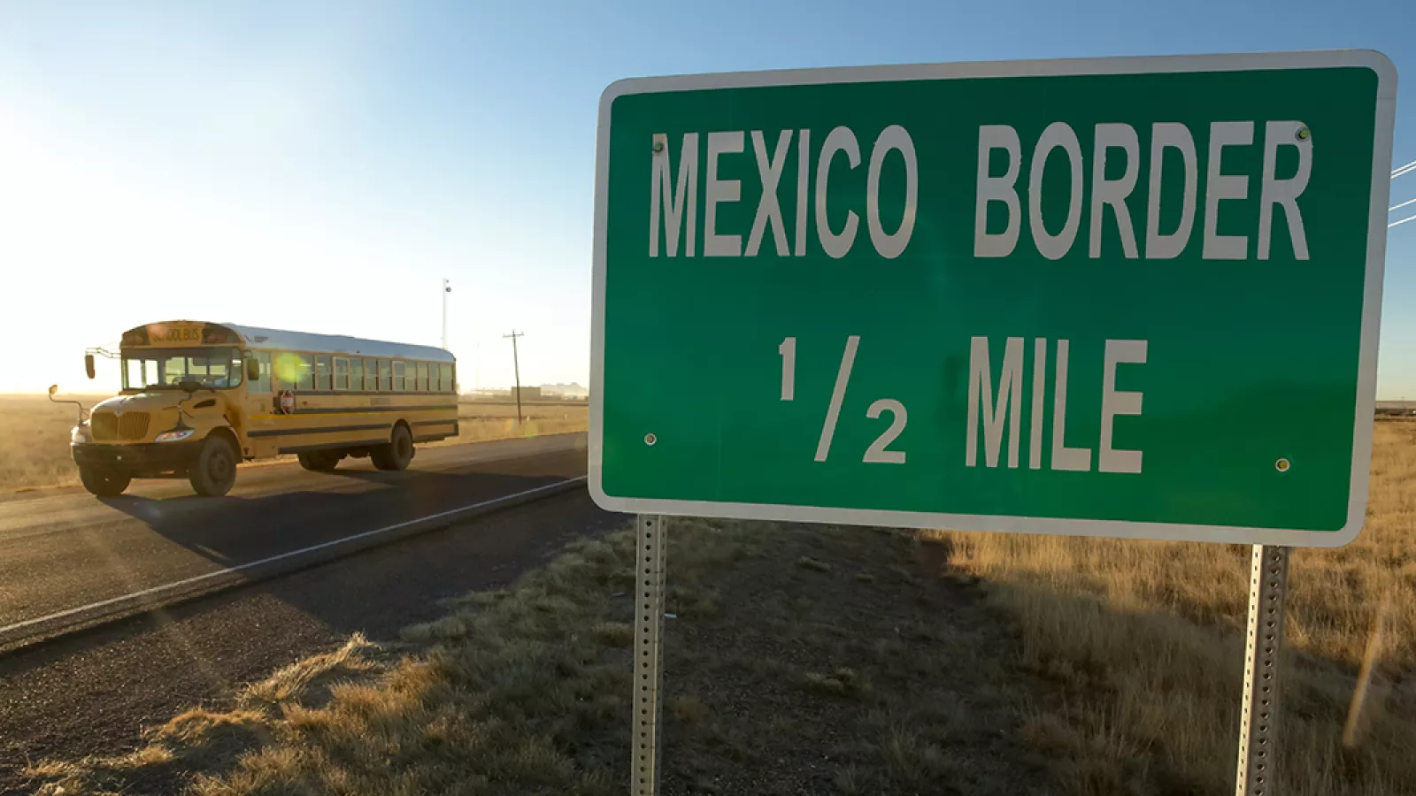 schoolbus Mexico border