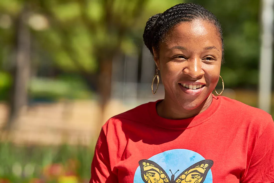 Lynsey Burkins is an elementary school English teacher in Ohio