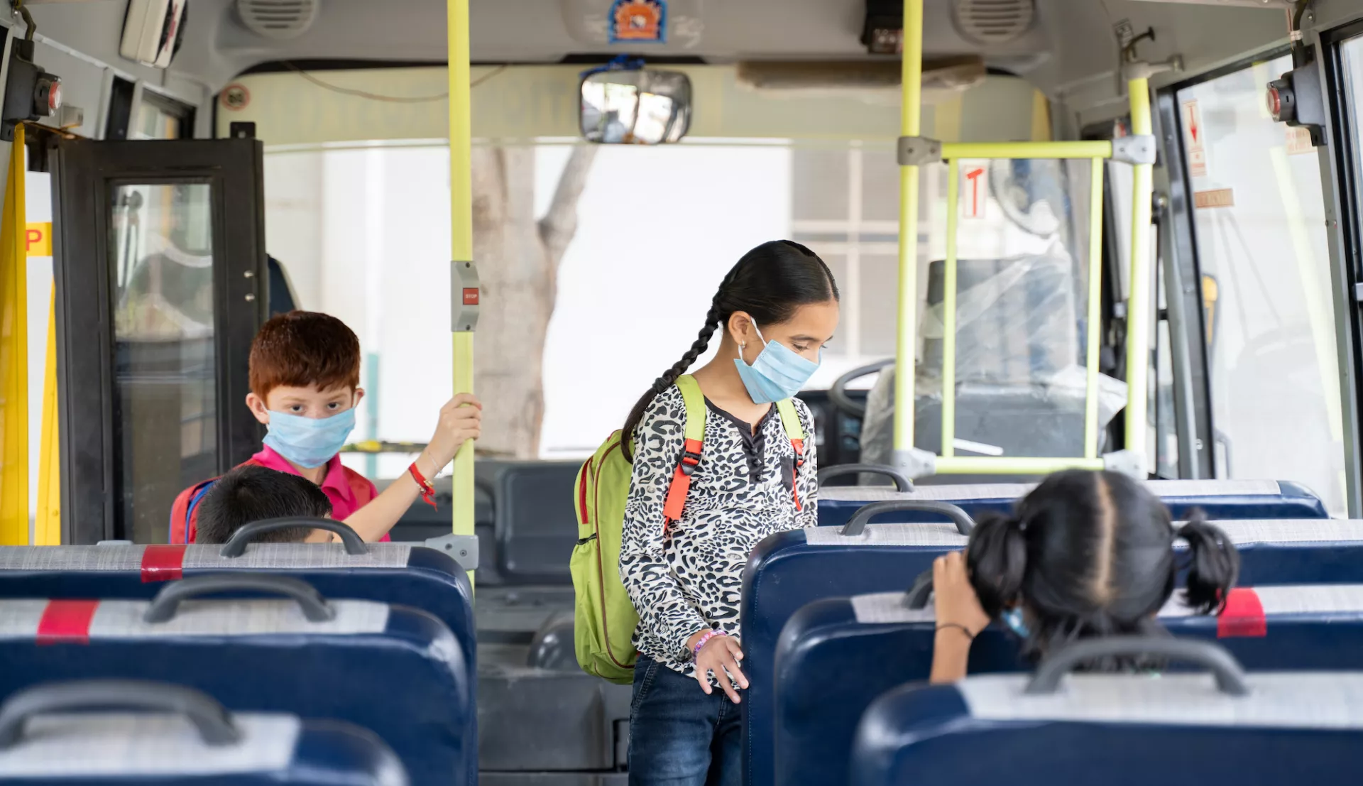 social distancing on schoolbus