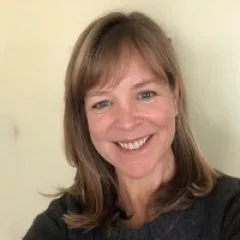 headshot of Cindy Long