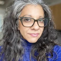 headshot of Brenda Álvarez