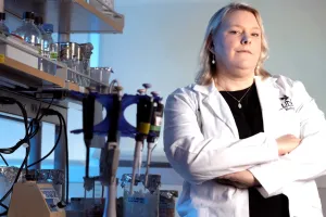 NEA Member Terri Ellis in her science lab classroom.