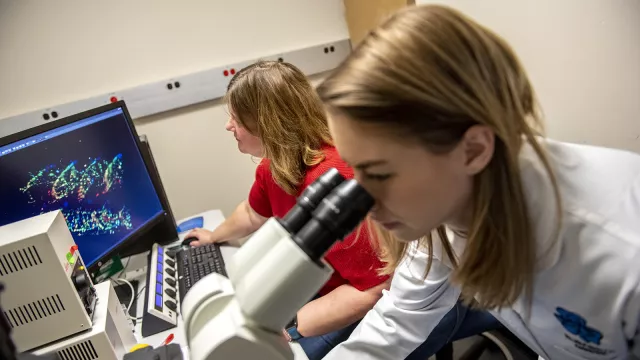 Clarissa Henry and grad student Elisabeth Kilroy