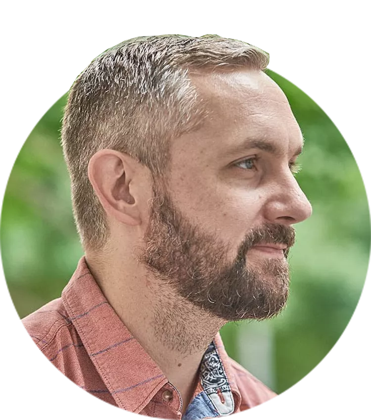 Lukas Michener headshot